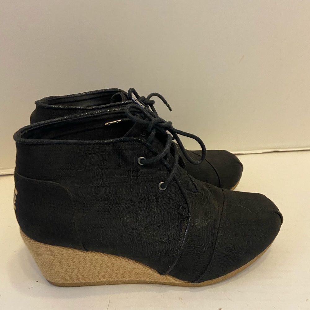 Bobs ankle black booties laces size 8.5 memory foam‎